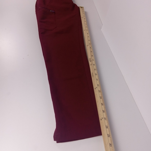 Figs Yola Skinny Scrub Pants Womens Size XS Burgundy Medical Drawstring Pockets - Picture 6 of 8